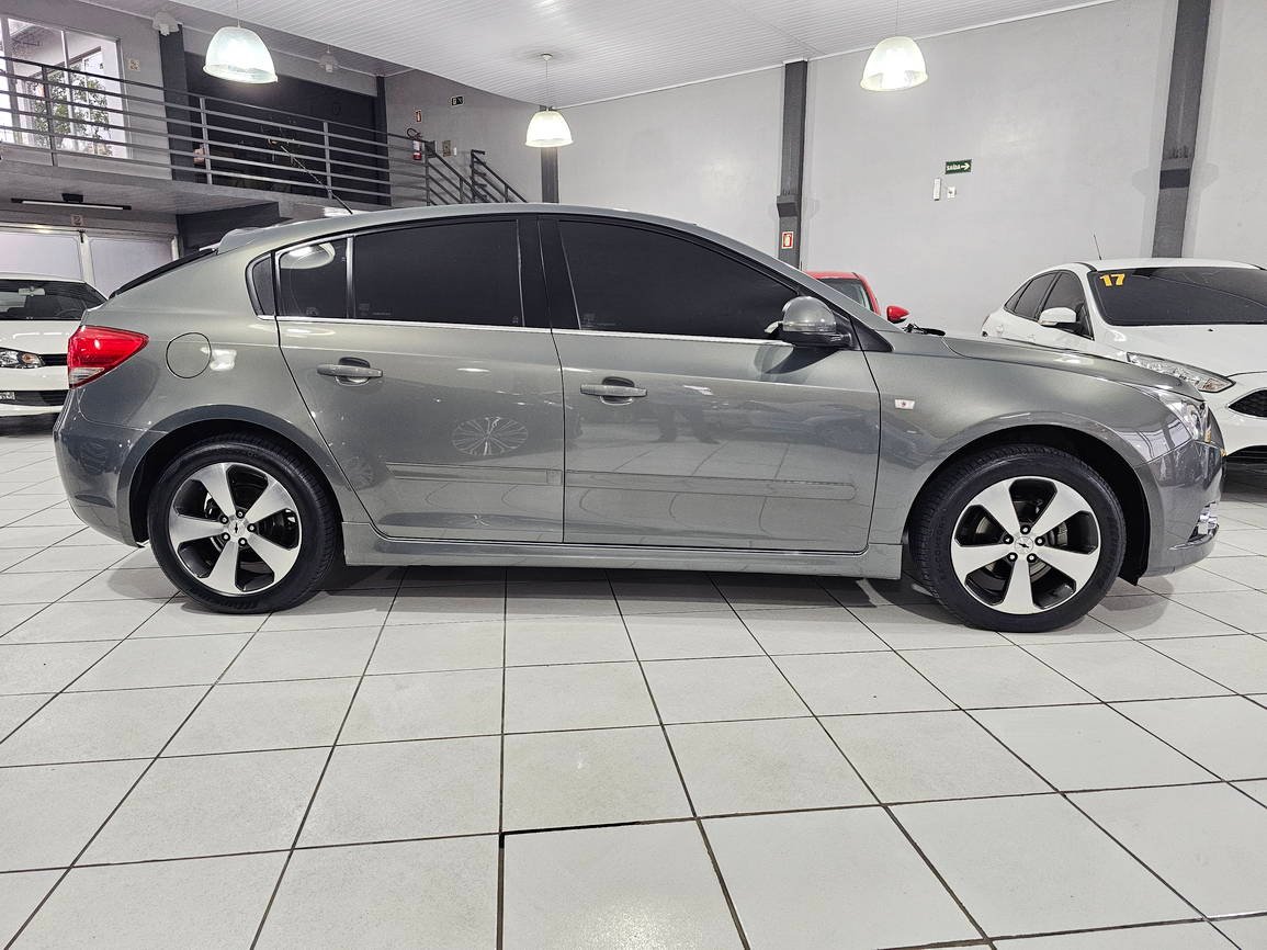 Chevrolet Cruze Sport6 Hatch 1.8 LT Flex ano 2014