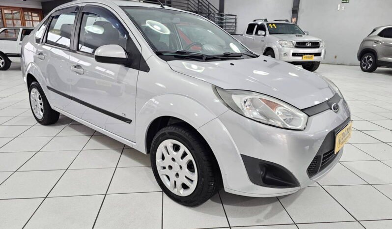 
								Ford Fiesta Sedan 1.6 SE 8V ano 2014 completo									