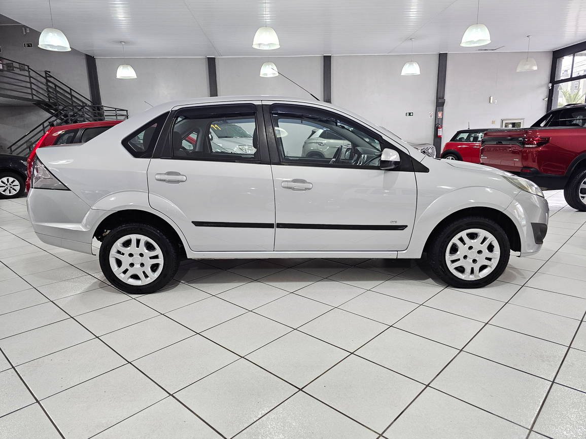 Ford Fiesta Sedan 1.6 SE 8V ano 2014