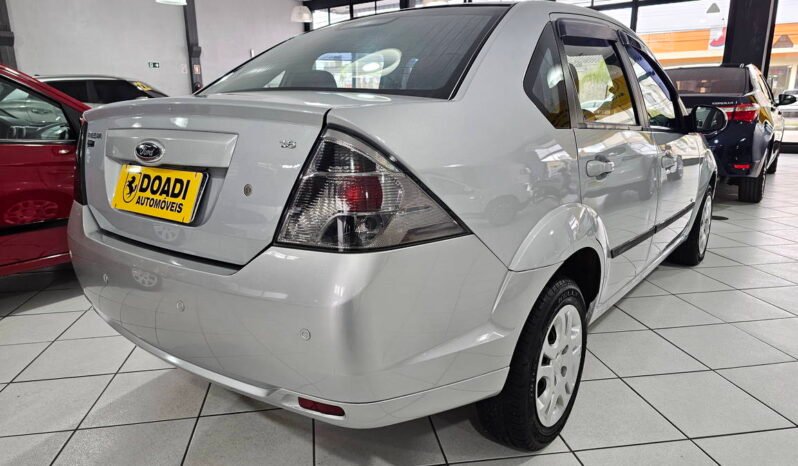 
								Ford Fiesta Sedan 1.6 SE 8V ano 2014 completo									