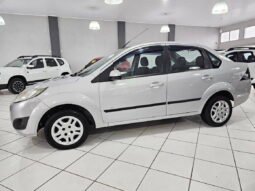 
										Ford Fiesta Sedan 1.6 SE 8V ano 2014 completo									