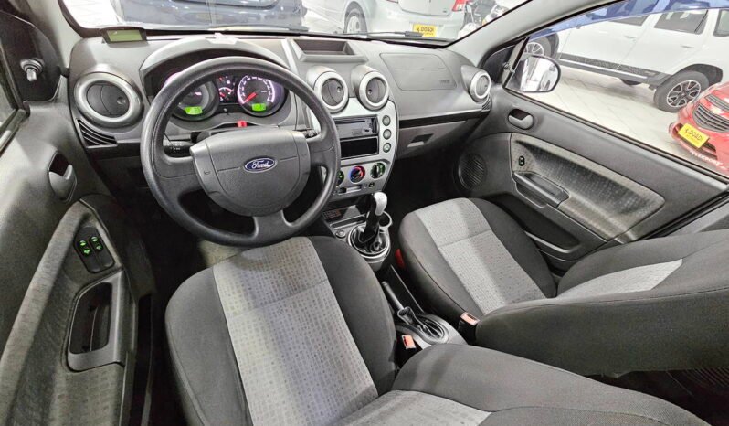 
								Ford Fiesta Sedan 1.6 SE 8V ano 2014 completo									