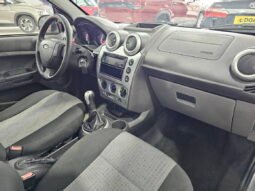 
										Ford Fiesta Sedan 1.6 SE 8V ano 2014 completo									