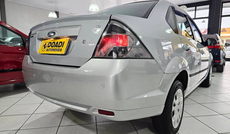 
								Ford Fiesta Sedan 1.6 SE 8V ano 2014 completo									