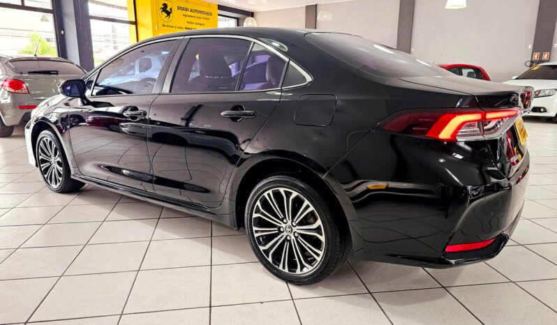 
								Toyota Corolla Altis Premium CVT 2023 completo									