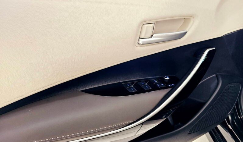 
								Toyota Corolla Altis Premium CVT 2023 completo									