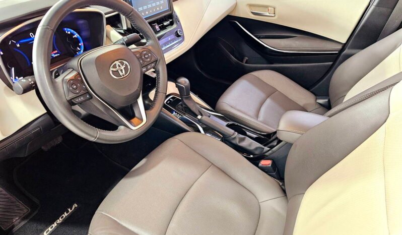 
								Toyota Corolla Altis Premium CVT 2023 completo									