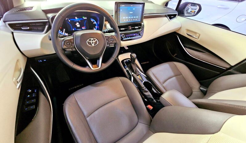 
								Toyota Corolla Altis Premium CVT 2023 completo									