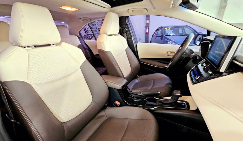 
								Toyota Corolla Altis Premium CVT 2023 completo									