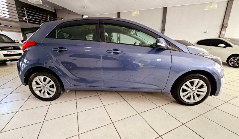 
								Hyundai HB20 Comfort 1.0 2017 completo									