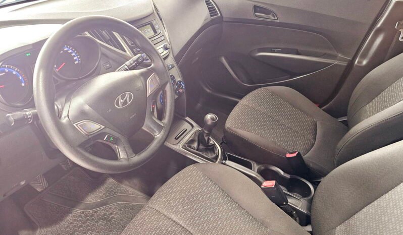 
								Hyundai HB20 Comfort 1.0 2017 completo									