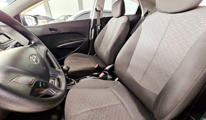 
								Hyundai HB20 Comfort 1.0 2017 completo									