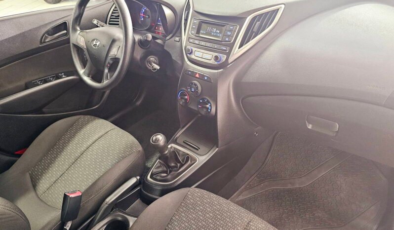 
								Hyundai HB20 Comfort 1.0 2017 completo									