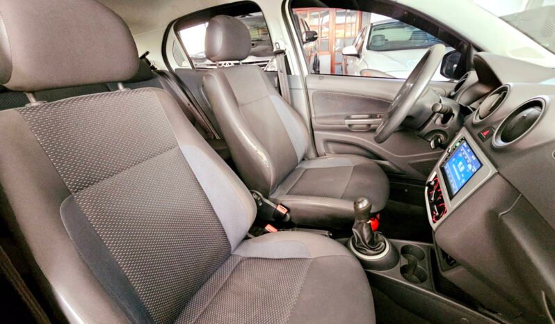 
								Volkswagen Gol 1.0 Trendline 2016 completo									