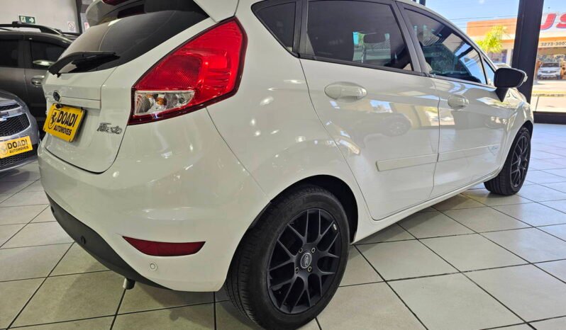 
								Ford New Fiesta Hatch 1.6 2016 completo									