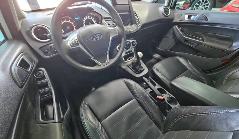 
								Ford New Fiesta Hatch 1.6 2016 completo									