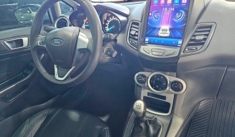 
								Ford New Fiesta Hatch 1.6 2016 completo									