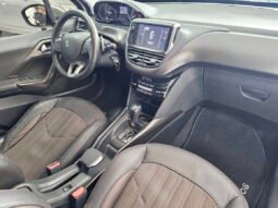 
										Peugeot 2008 Griffe 1.6 Automática 2017 completo									