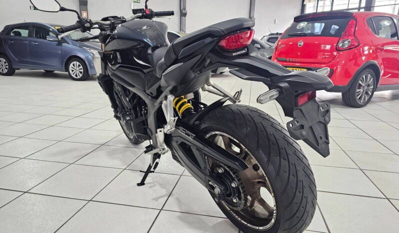 
								Honda CB 650R 2021 completo									