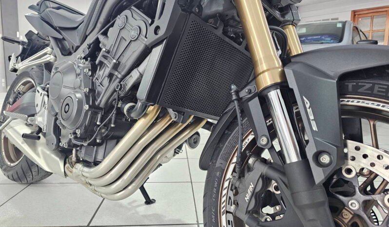 
								Honda CB 650R 2021 completo									