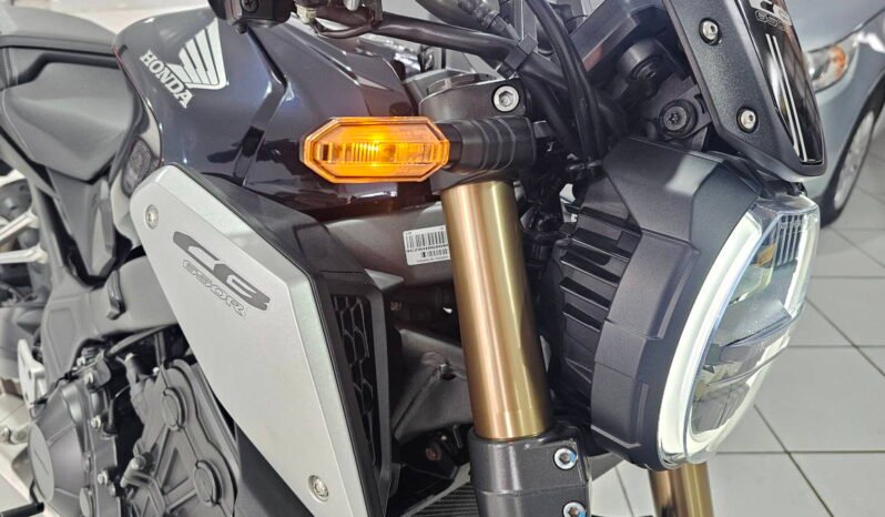 
								Honda CB 650R 2021 completo									