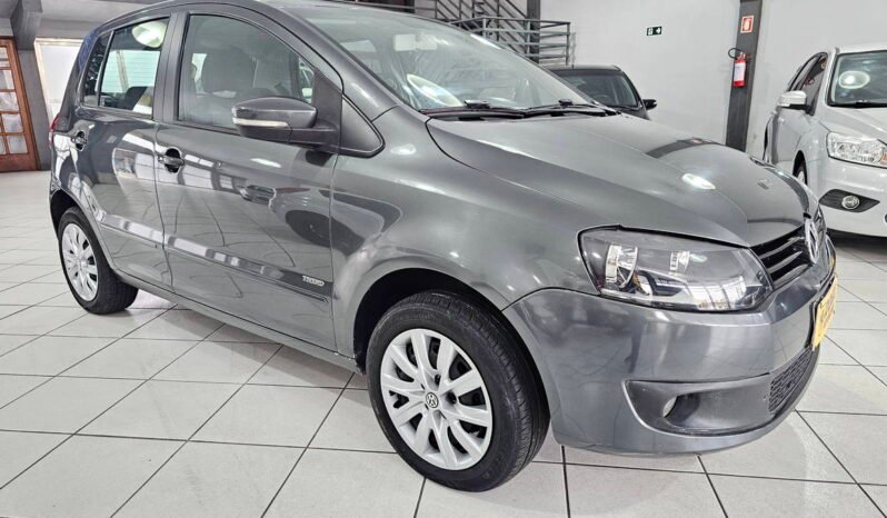 
								Volkswagen Fox 1.6 I-Motion 2013 completo									