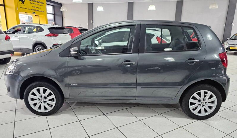 
								Volkswagen Fox 1.6 I-Motion 2013 completo									