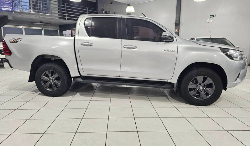 
								Toyota Hilux CD SR 4×4 2.8 TDI Diesel AT 2018 completo									