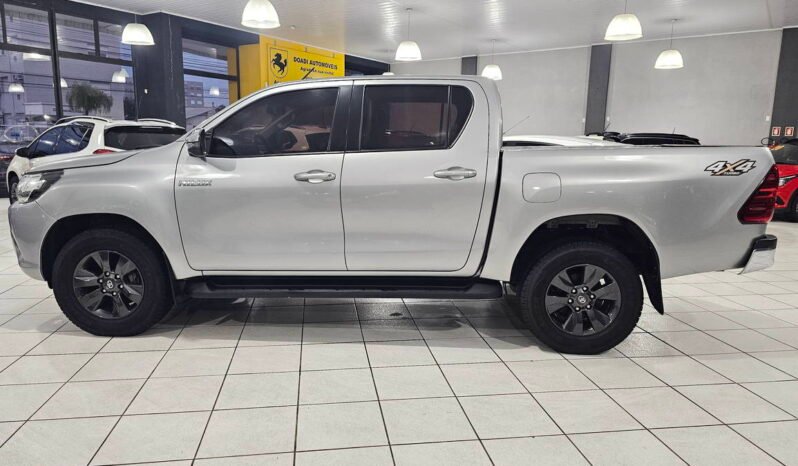 
								Toyota Hilux CD SR 4×4 2.8 TDI Diesel AT 2018 completo									