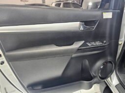 
										Toyota Hilux CD SR 4×4 2.8 TDI Diesel AT 2018 completo									