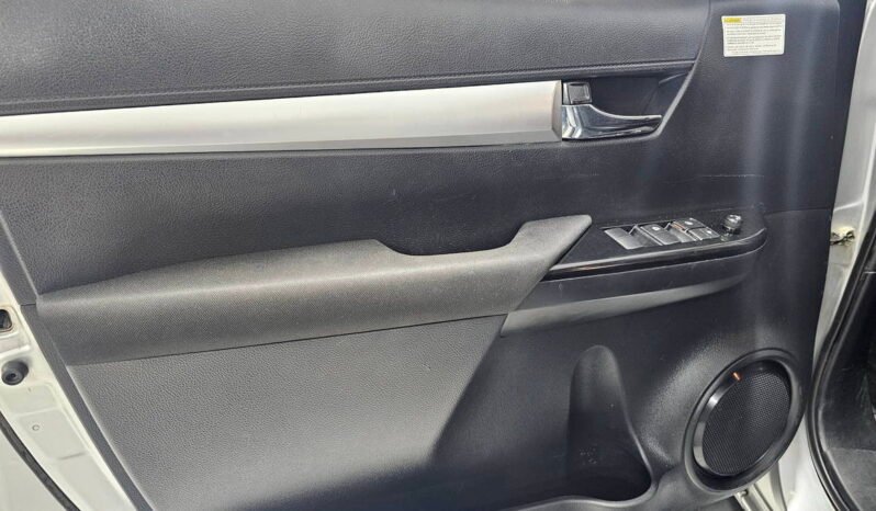 
								Toyota Hilux CD SR 4×4 2.8 TDI Diesel AT 2018 completo									