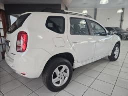 
										Renault Duster 2.0 Dynamique AT 2015 completo									